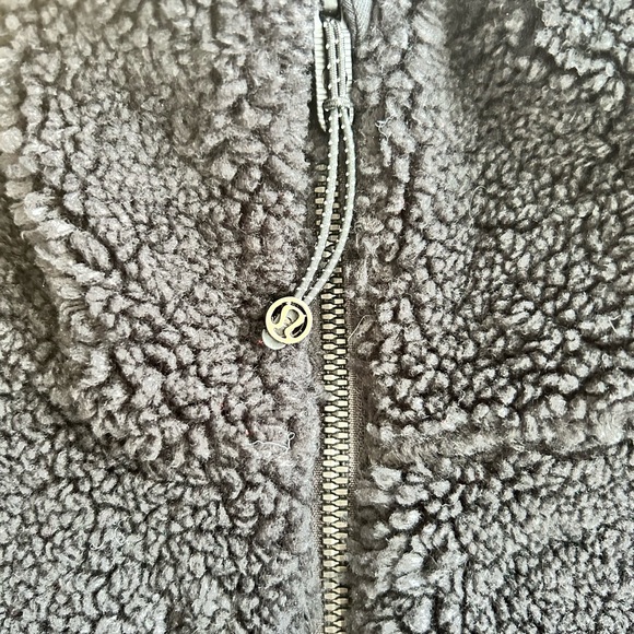 Lululemon Sherpa Scuba - Picture 3 of 5